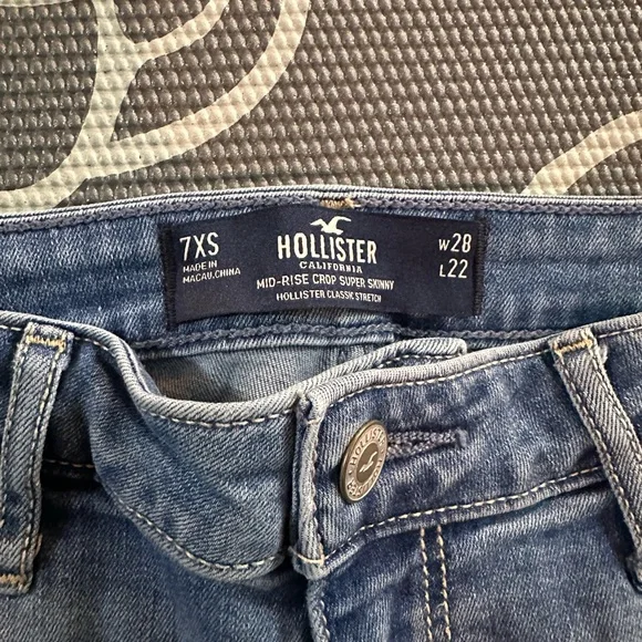 🌺Hollister mid rise,crop,super skinny jeans🌺 - Picture 2 of 4